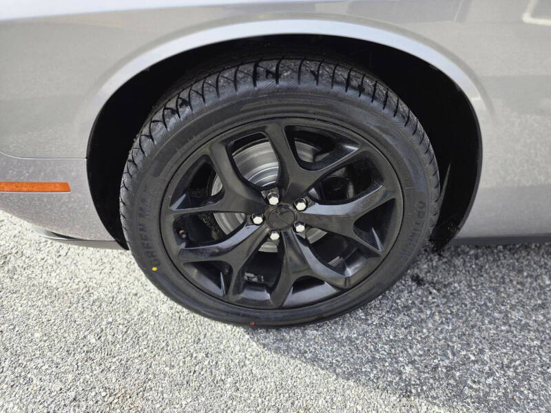 2015 Dodge Challenger SXT Plus