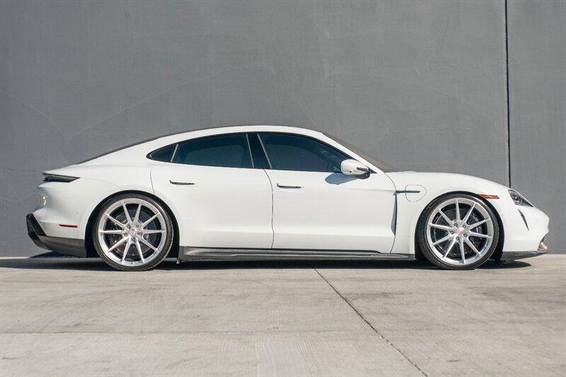 2020 Porsche Taycan Turbo