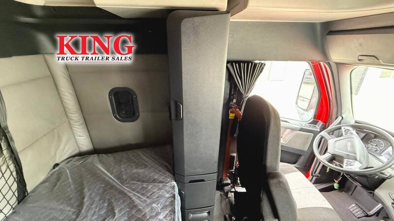 2020 Freightliner Cascadia