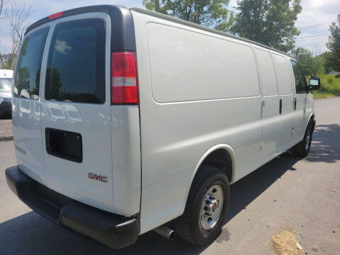 2022 GMC Savana 2500