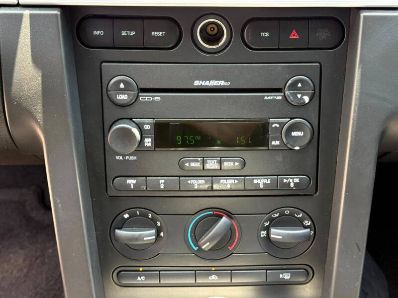 2006 Ford Mustang GT Deluxe