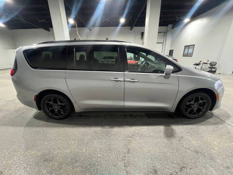 2018 Chrysler Pacifica Touring L Plus