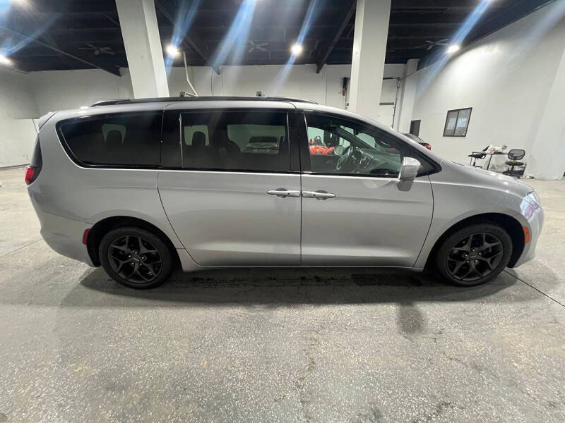2018 Chrysler Pacifica Touring L Plus