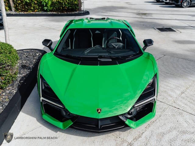 2024 Lamborghini Revuelto