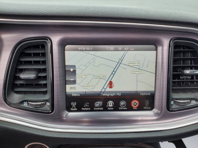 2016 Dodge Challenger 392 HEMI Scat Pack Shaker