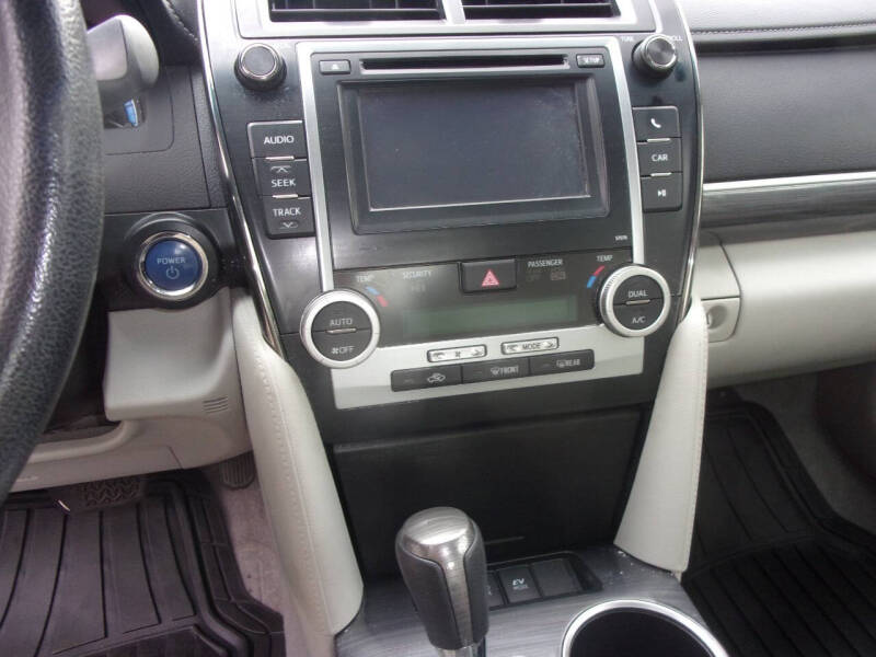 Image 10 of 2013 Toyota Camry Hybrid LE
