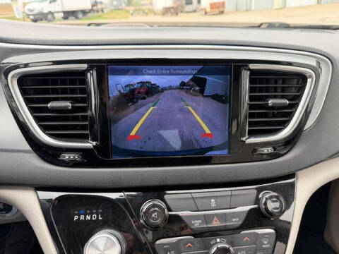 2017 Chrysler Pacifica Hybrid Touring Plus
