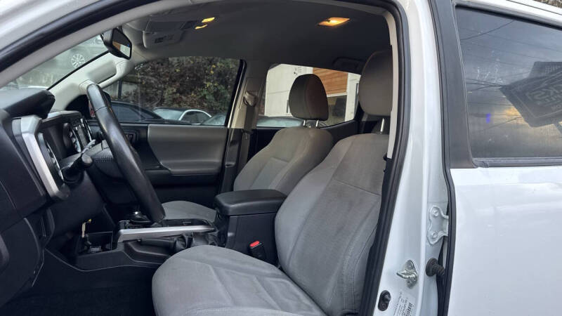 2017 Toyota Tacoma SR5 V6