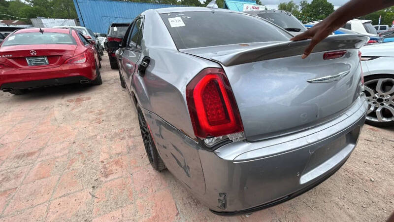 2018 Chrysler 300 S