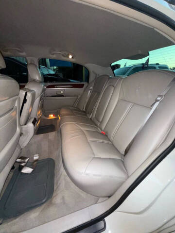 2004 Lincoln Town Car Ultimate