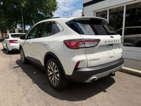 2020 Ford Escape Titanium