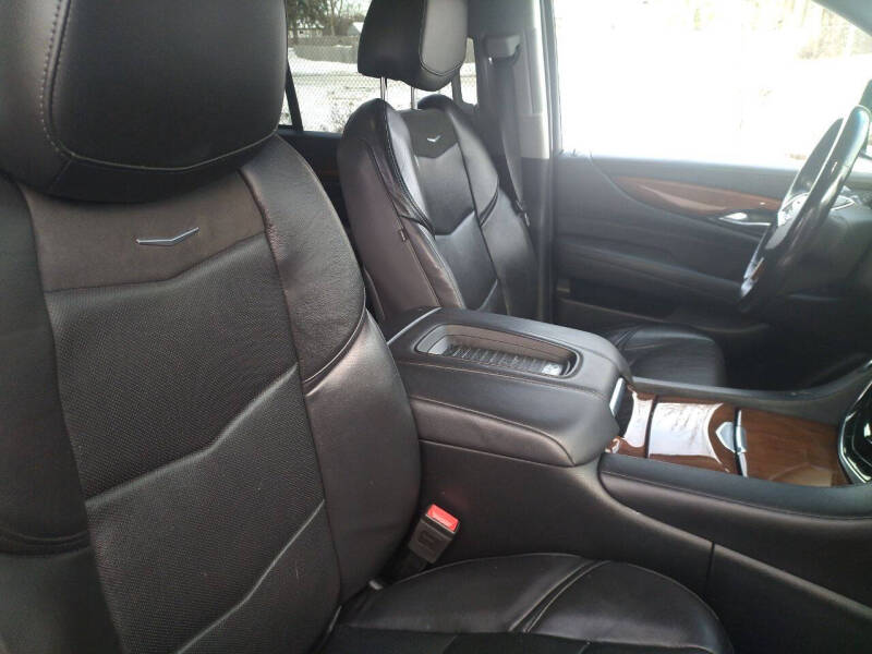 2019 Cadillac Escalade Luxury