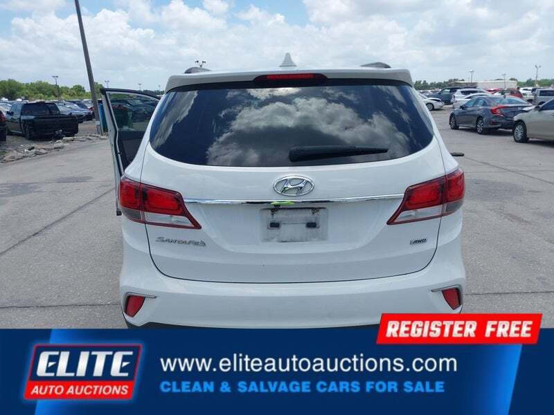 2017 Hyundai Santa Fe SE