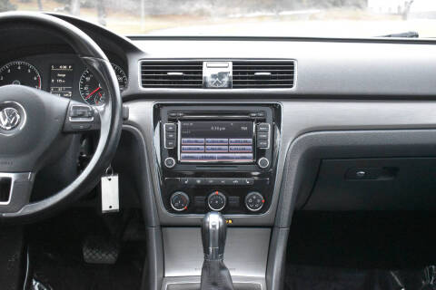 2014 Volkswagen Passat 1.8T SE