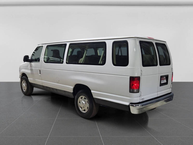 2011 Ford E-Series E-350 SD XLT