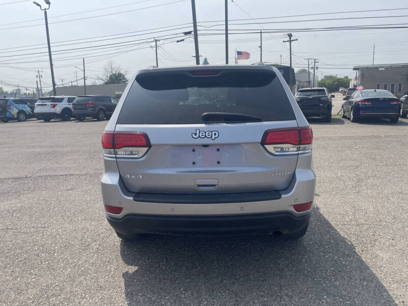 2020 Jeep Grand Cherokee Laredo