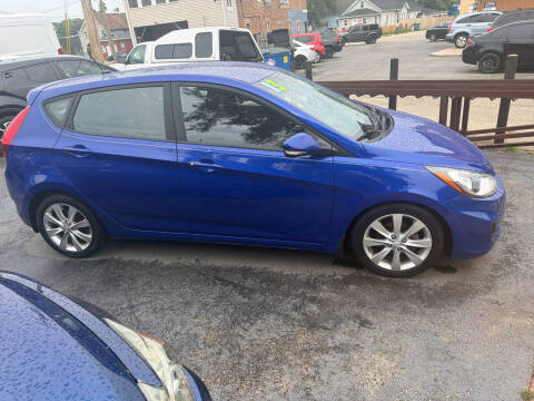 2013 Hyundai Accent SE