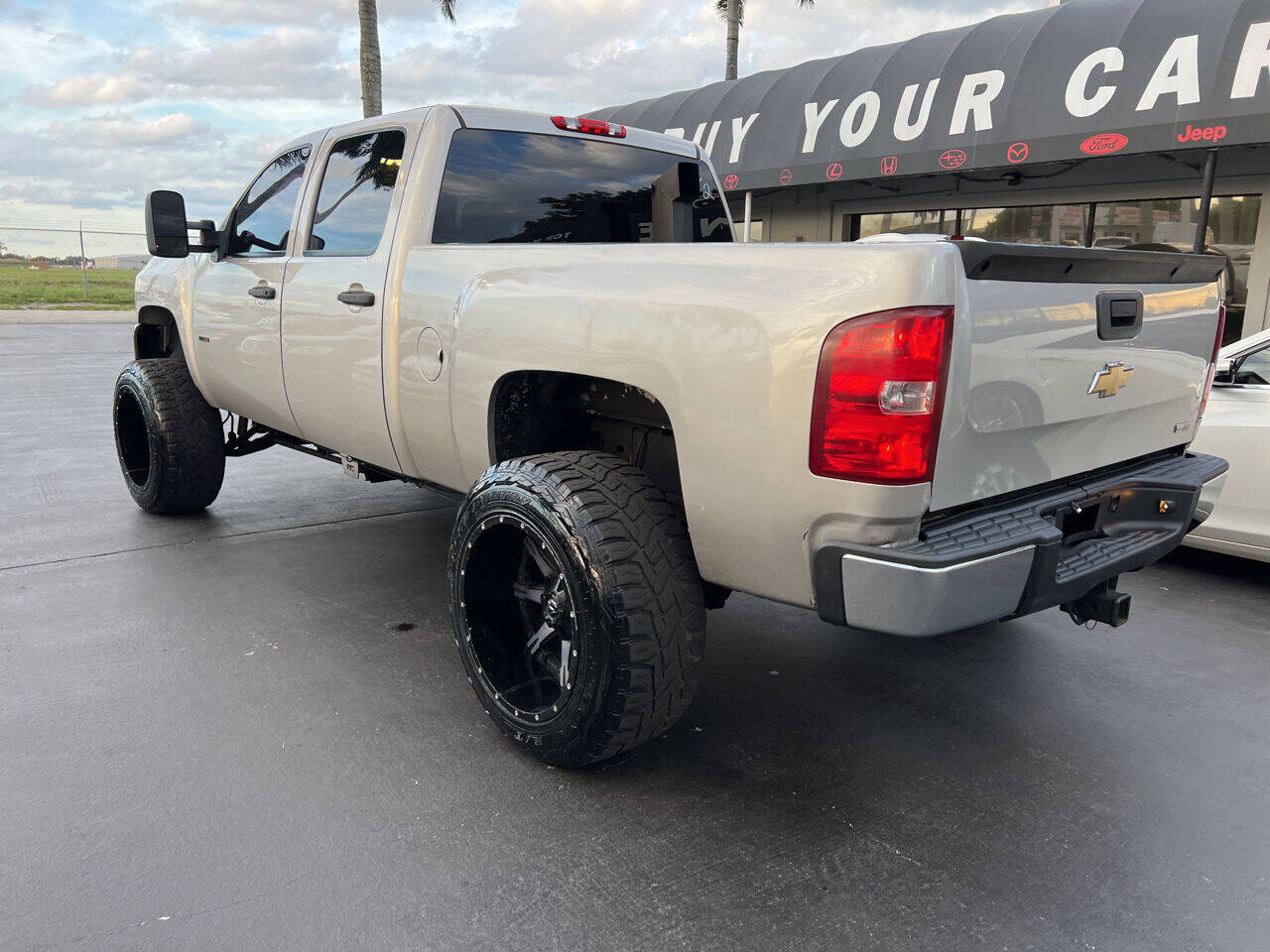 2008 Chevrolet Silverado 2500HD  - $19,900