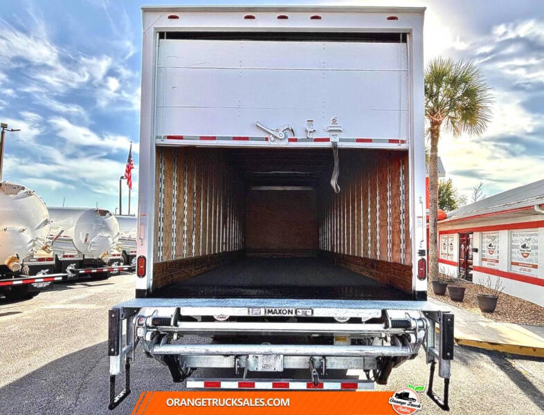 2020 Freightliner M2 106