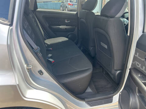 2013 Kia Soul +
