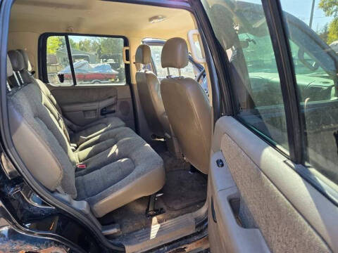 2004 Ford Explorer XLS