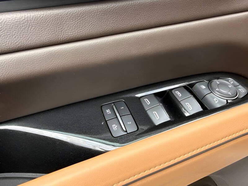 2022 Cadillac Escalade Premium Luxury
