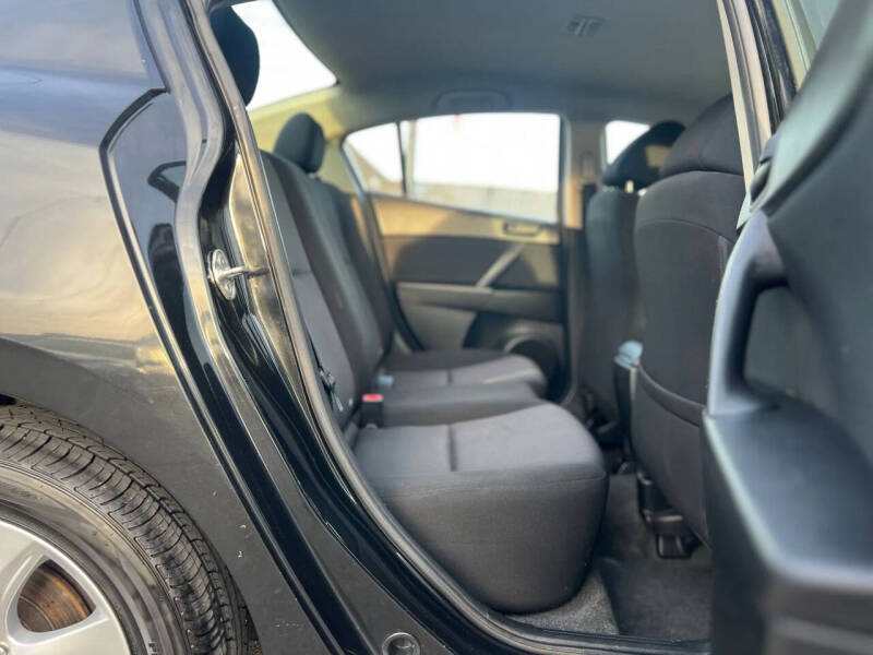 2011 Mazda MAZDA3 i Sport