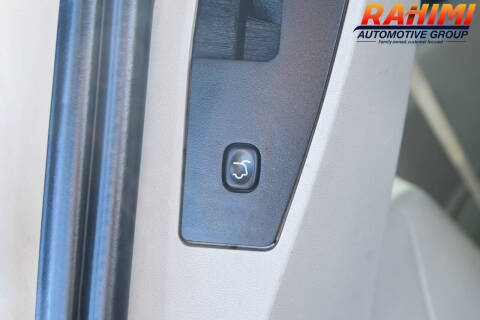 2012 Chrysler Town and Country Touring