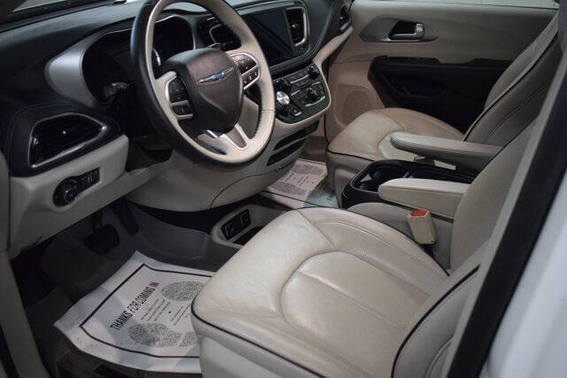 2017 Chrysler Pacifica Hybrid Platinum