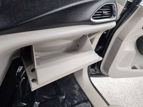 2017 Chrysler Pacifica Touring-L