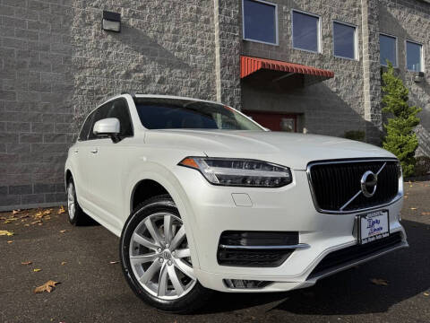 2016 Volvo XC90 T6 Momentum