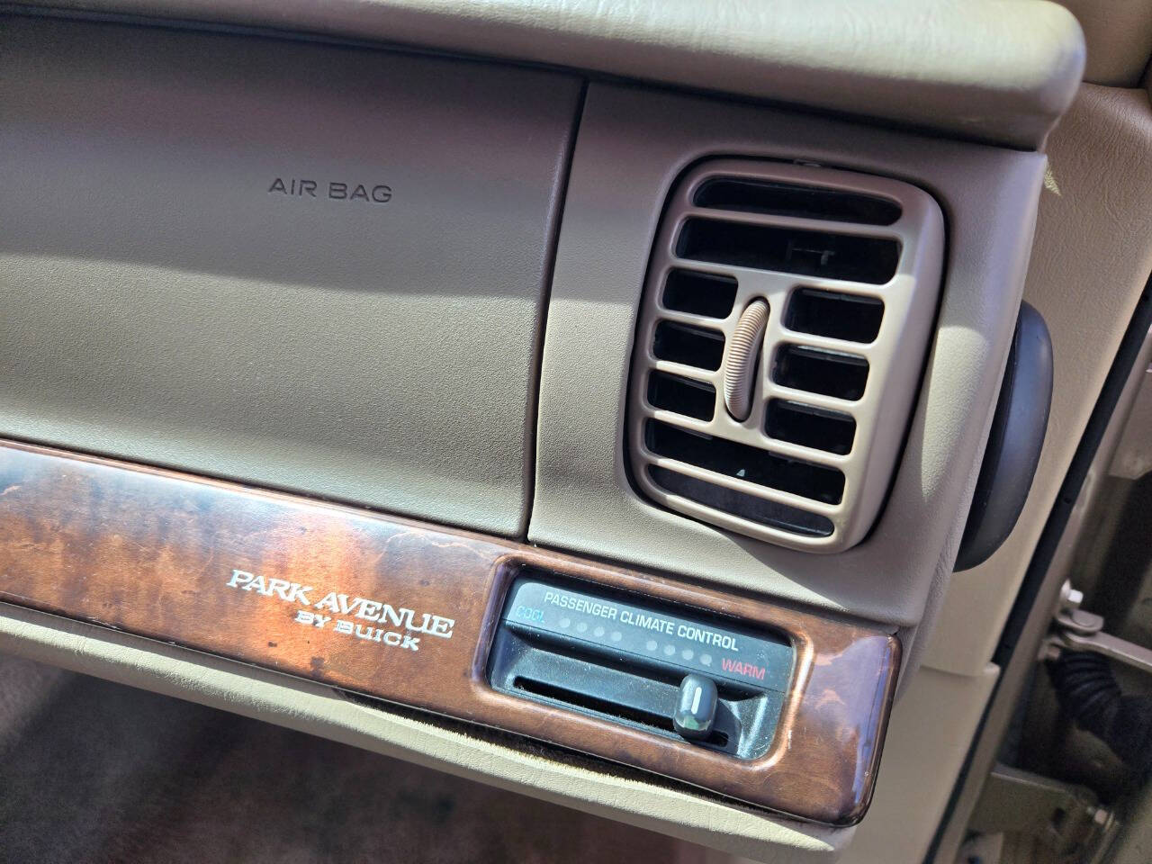 2005 Buick Park Avenue 73