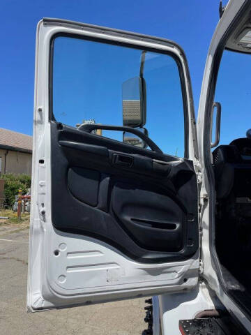 2020 Hino 268