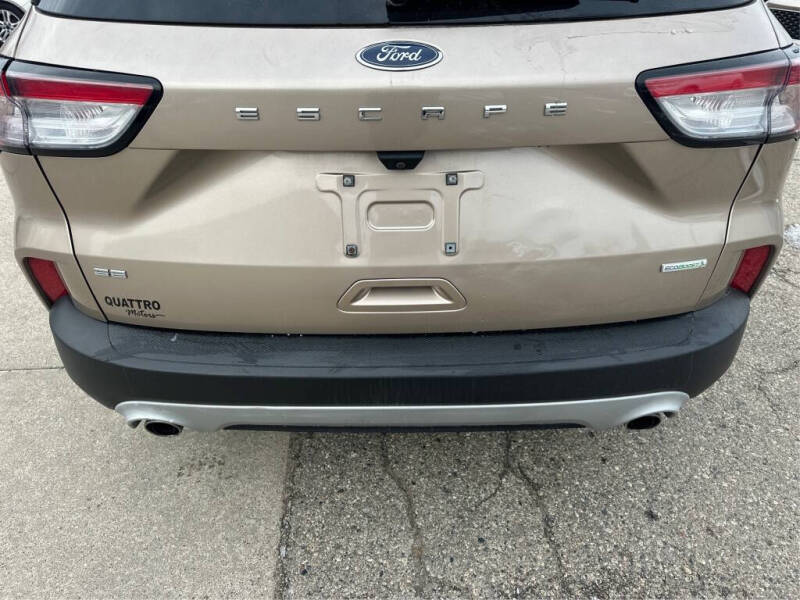 2020 Ford Escape SE