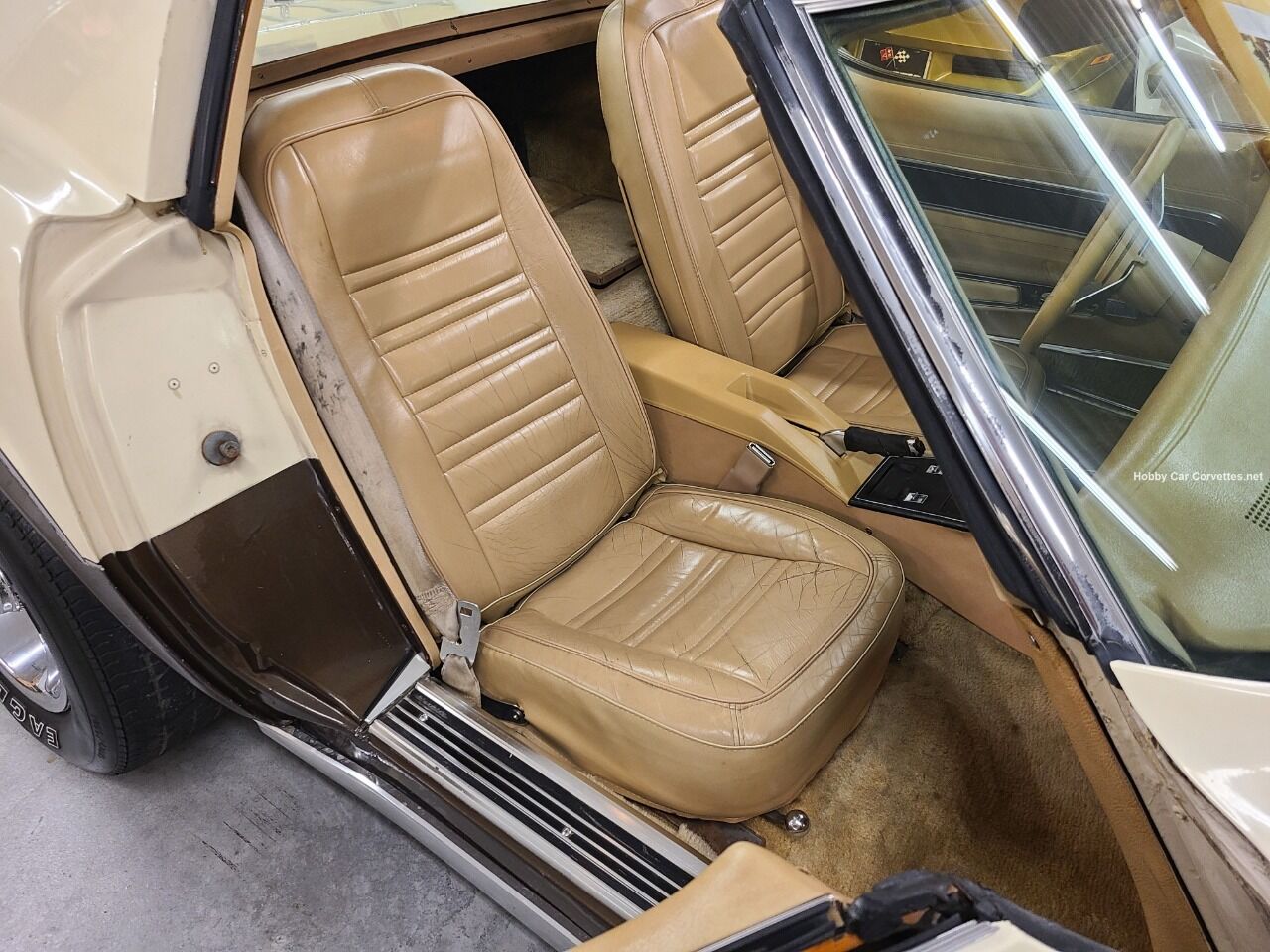 1977 Chevrolet Corvette 14