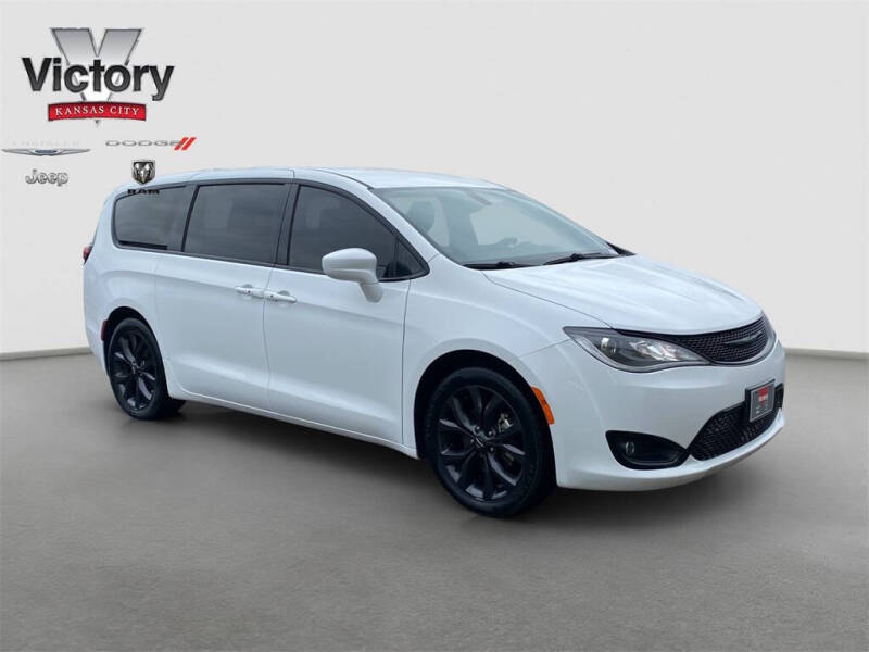 2020 Chrysler Pacifica Touring