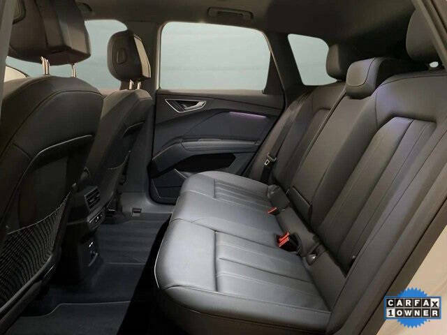 2024 Audi Q4 e-tron quattro Premium Plus 50