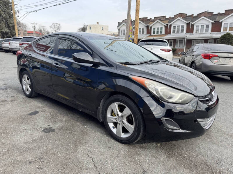 2011 Hyundai Elantra GLS's photo