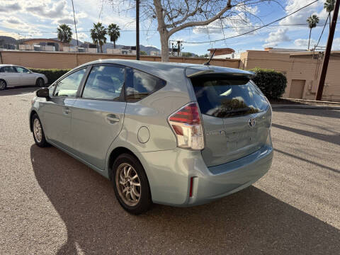 2015 Toyota Prius v Two