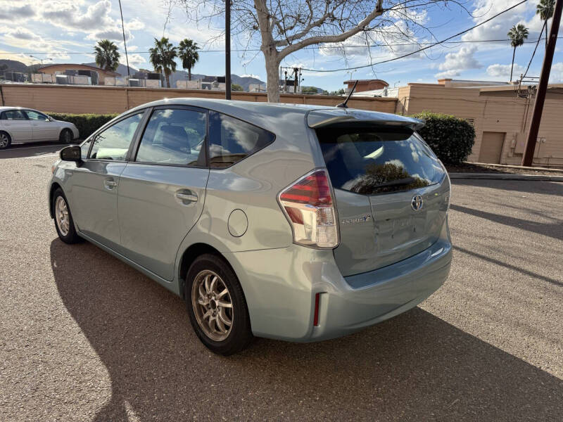 2015 Toyota Prius v Two