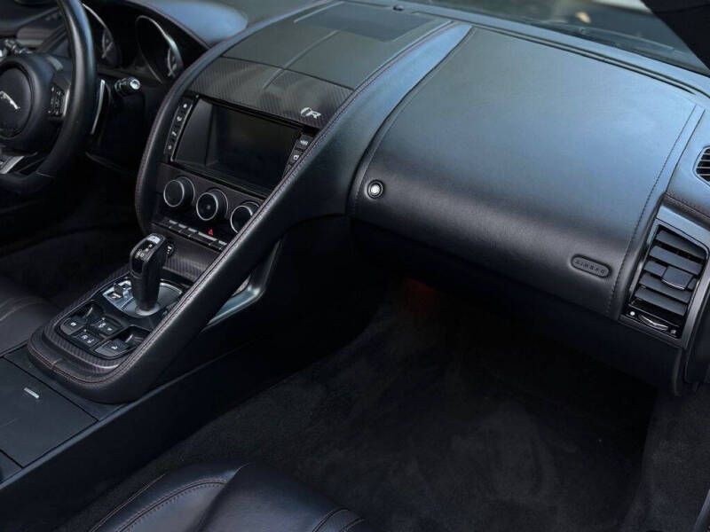 2016 Jaguar F-TYPE R