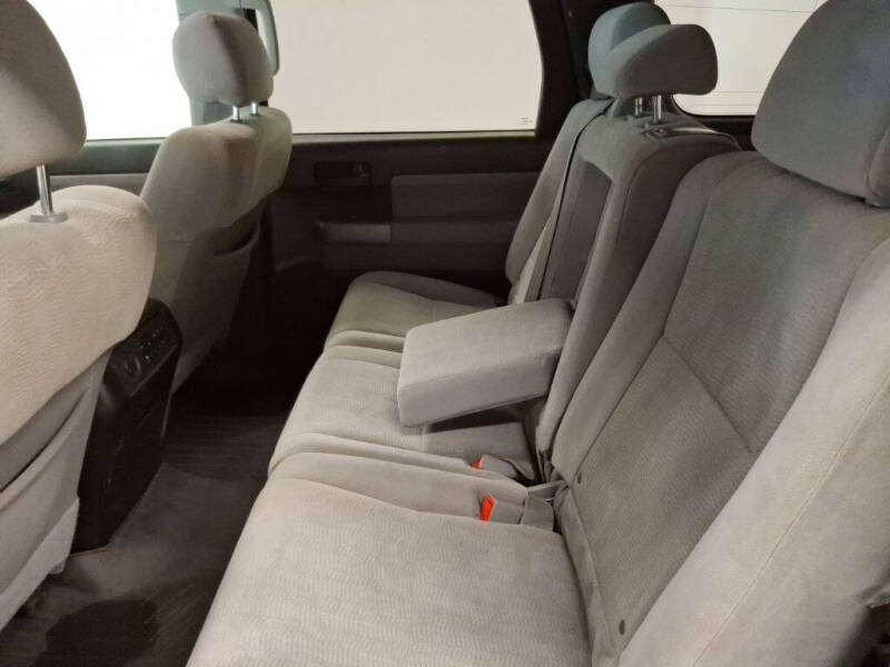 2016 Toyota Sequoia SR5