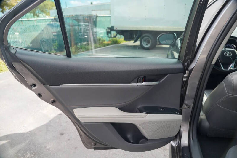 2020 Toyota Camry LE