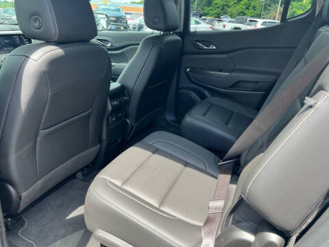2023 GMC Acadia SLT