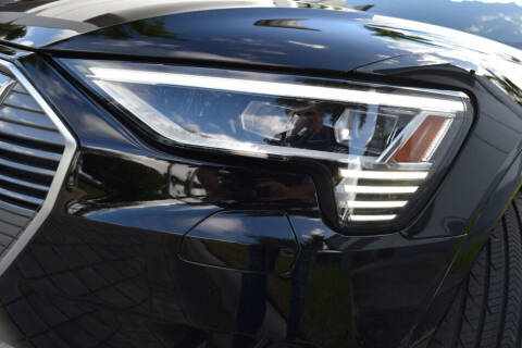 2022 Audi e-tron quattro Premium