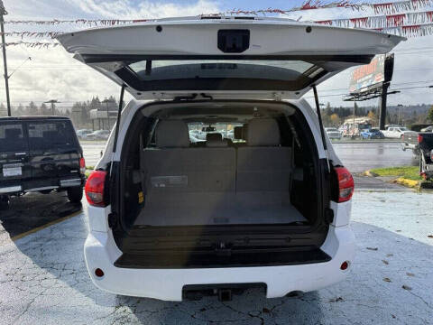 2016 Toyota Sequoia SR5