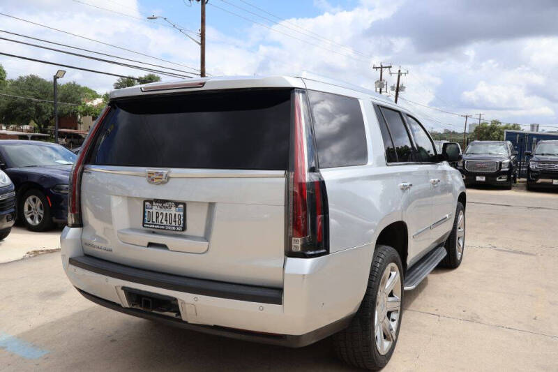 2017 Cadillac Escalade Luxury