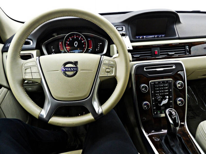 2015 Volvo XC70 T5 Drive-E Premier Plus