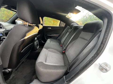 2016 Dodge Charger SE