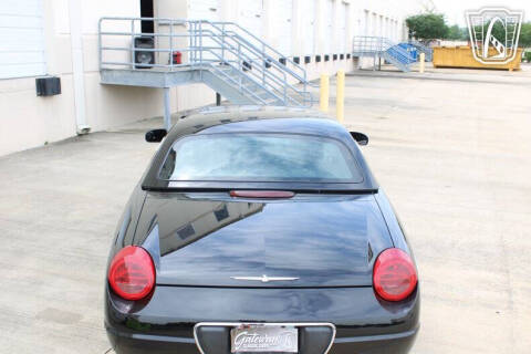 2004 Ford Thunderbird Deluxe